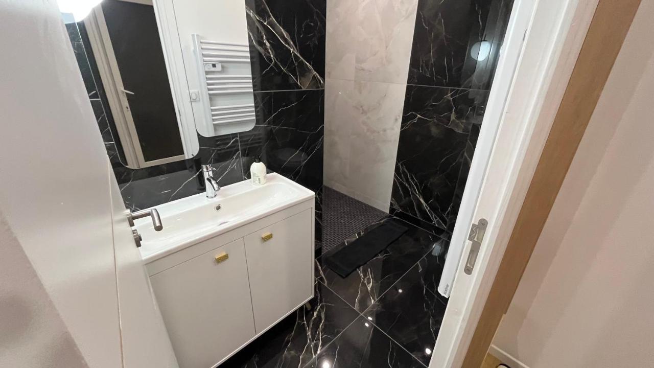 Appartement Luxe Jaune แซงต์-เอเตียน ภายนอก รูปภาพ